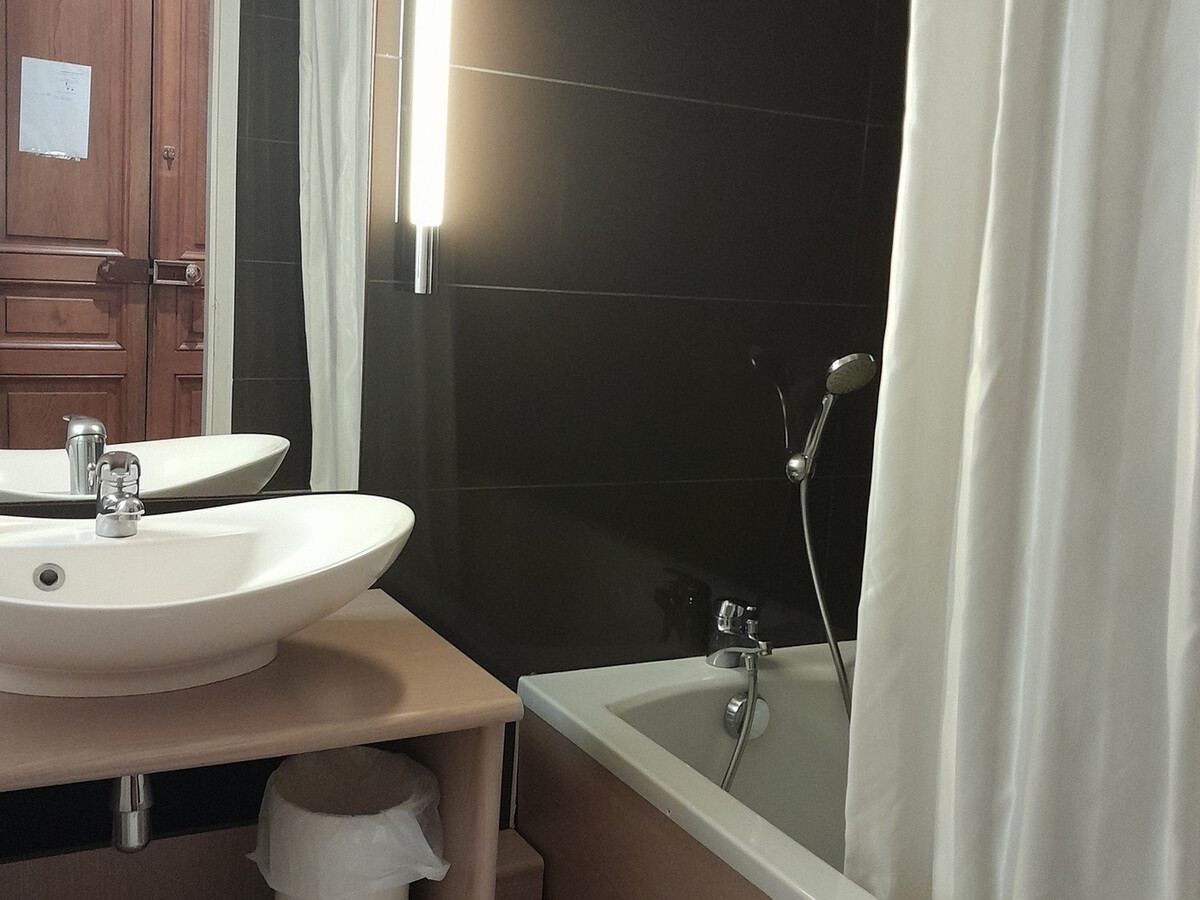 Appartement T2 au château avec piscine et spa - Photo 7