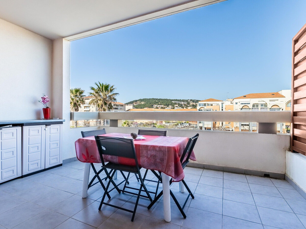 T2 52m² avec piscine et parking à 100m de plage - Photo 2