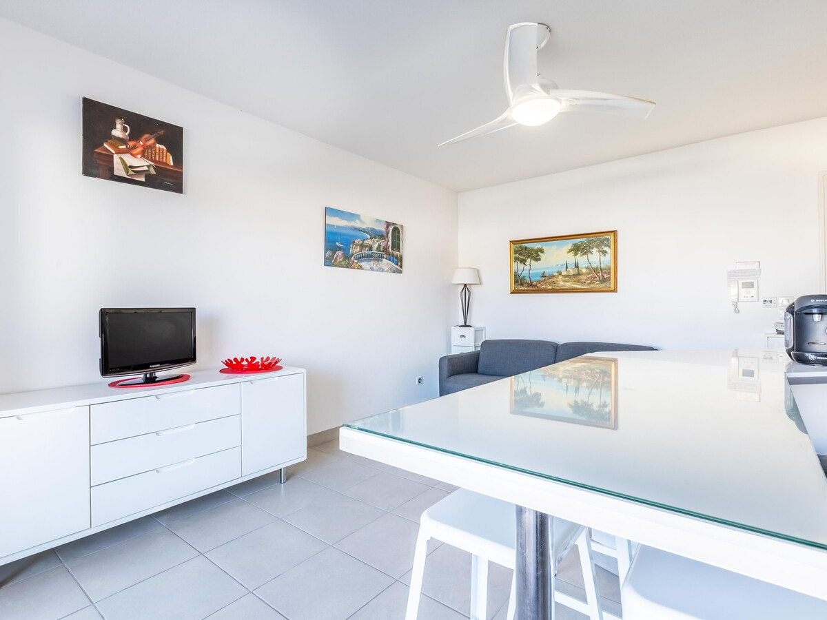 T2 52m² avec piscine et parking à 100m de plage - Photo 6