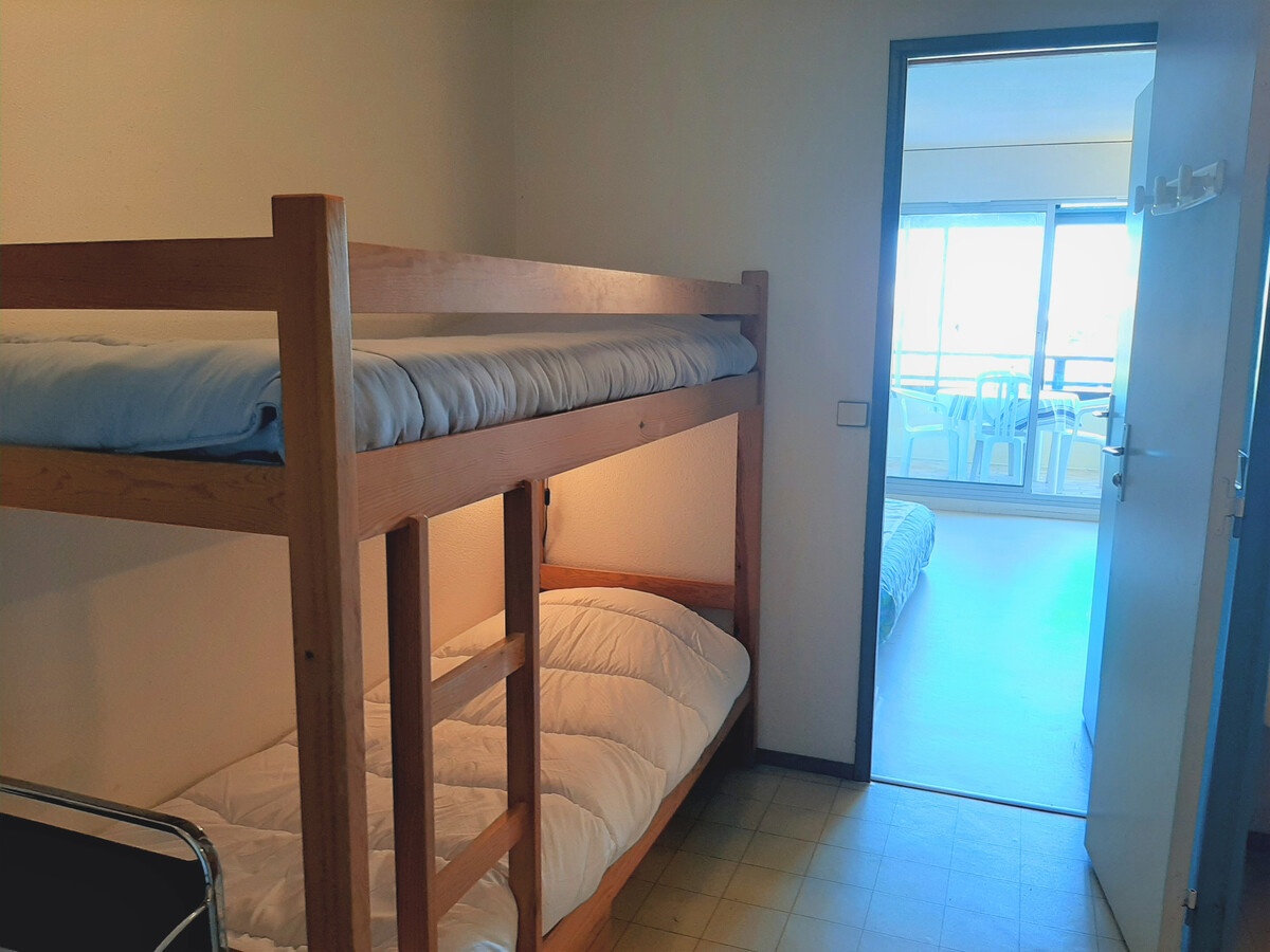 Studio cabine 4 pers. face au port, piscine et tennis - Photo 8