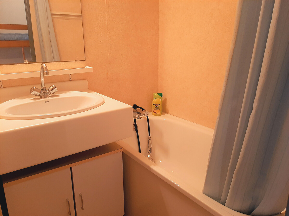 Studio cabine 4 pers. face au port, piscine et tennis - Photo 12