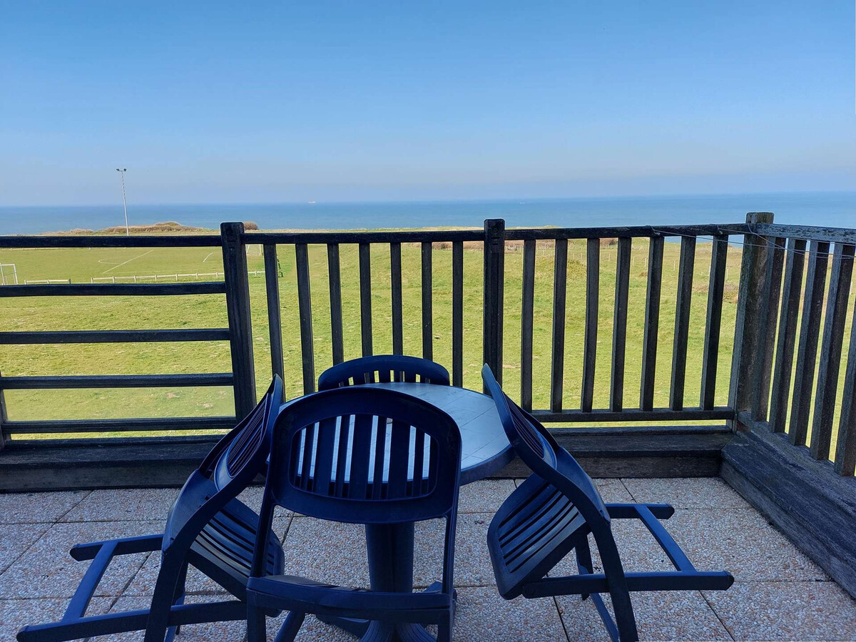 Duplex lumineux 30m² vue mer, balcon, parking - Photo 3