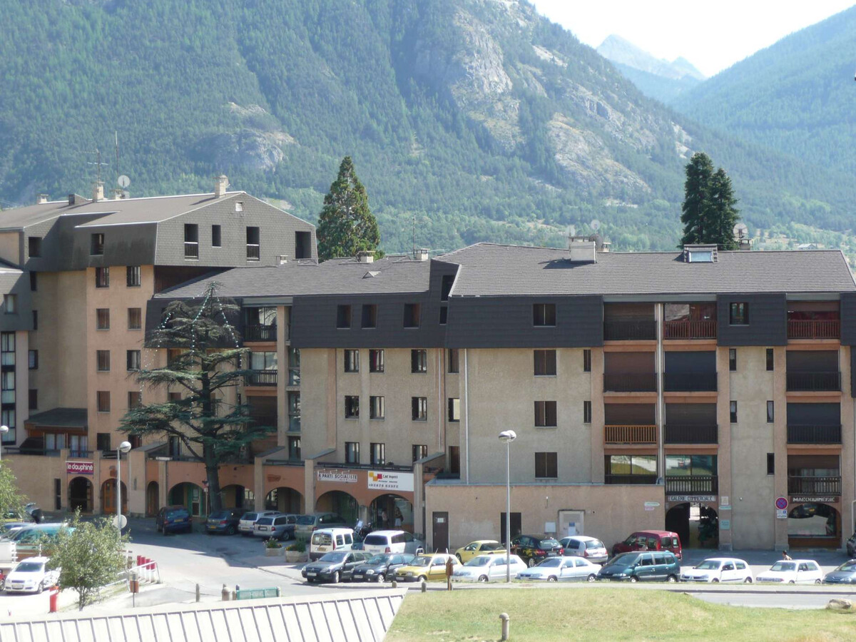 T2 balcon sud au cœur de Briançon, près télécabine - Photo 14