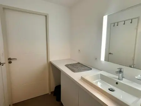 Appartement 40m² front de mer avec terrasse et accès plage : photo 7
