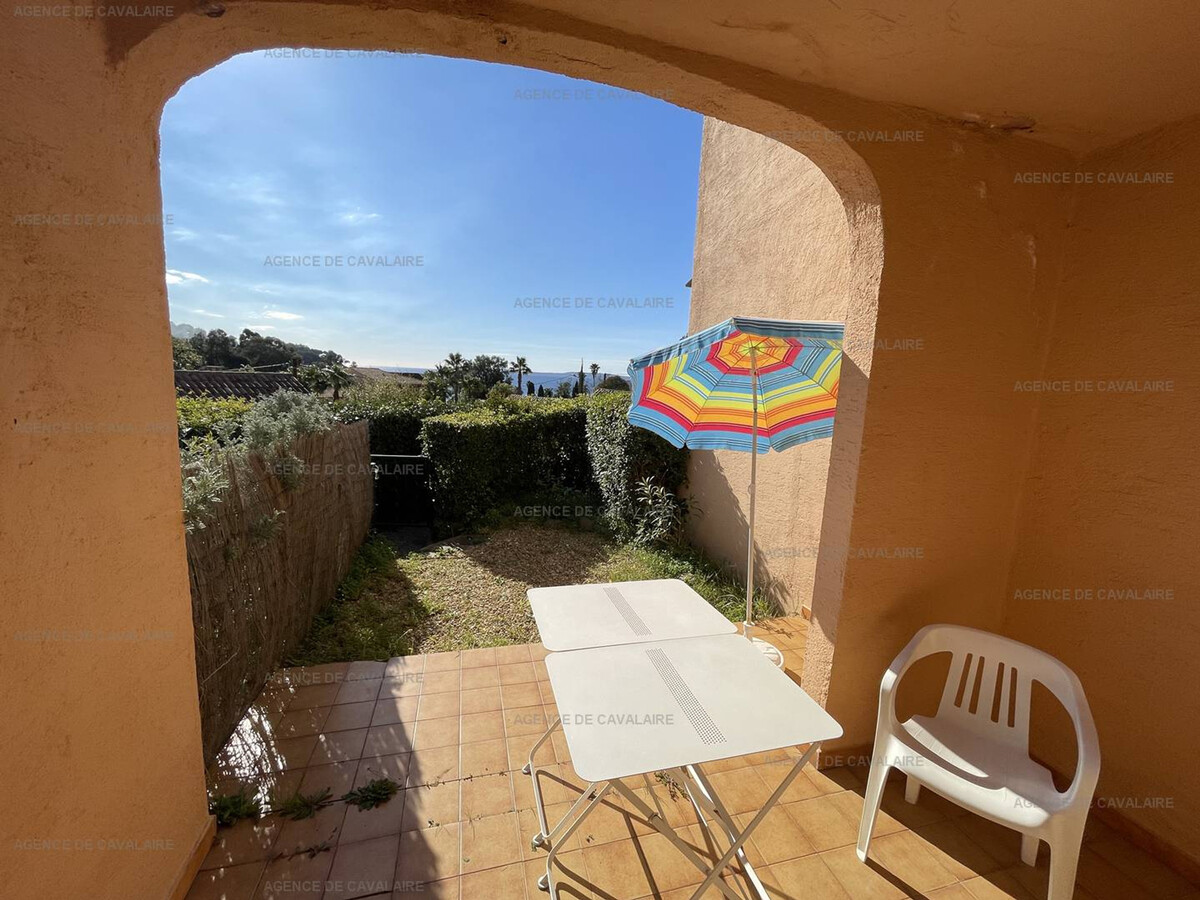 T2 rez-de-jardin avec vue mer et terrasse à Rayol-Canadel - Photo 3