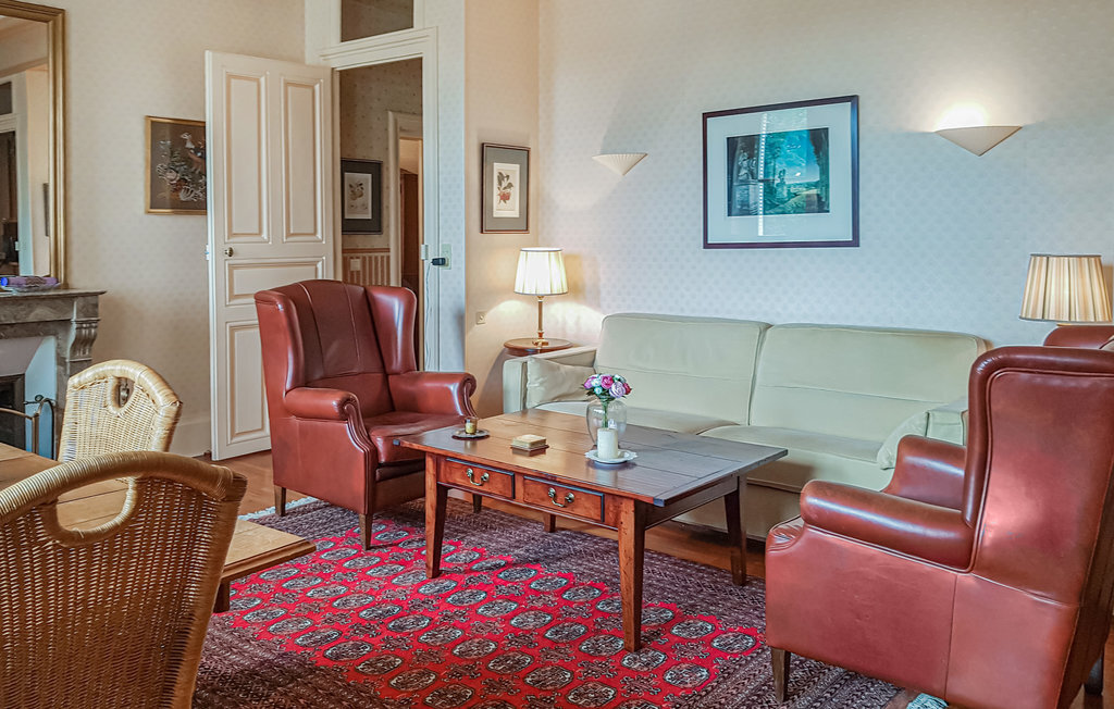 Appartement dans château avec piscine à Ocquerre - Photo 4