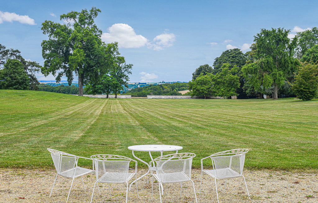 Appartement dans château avec piscine à Ocquerre - Photo 8
