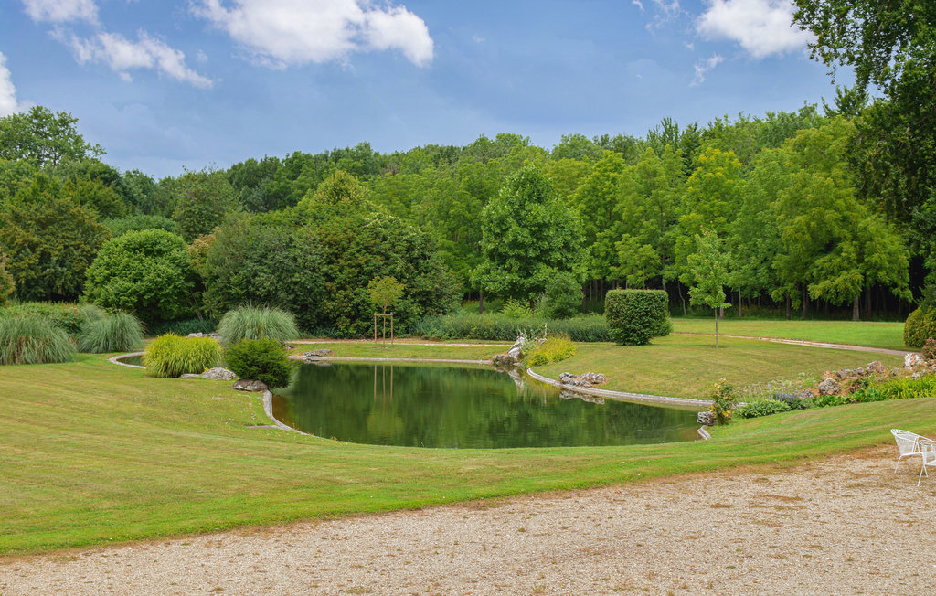 Appartement dans château avec piscine à Ocquerre - Photo 9