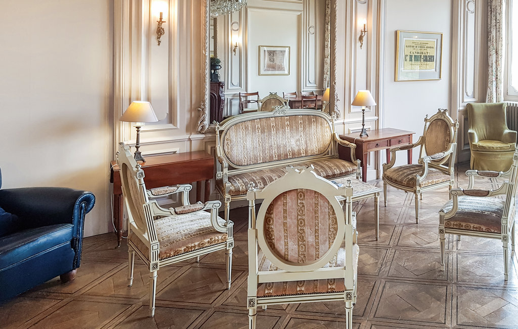 Appartement dans château avec piscine à Ocquerre - Photo 13