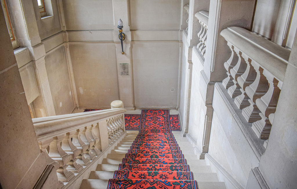 Appartement dans château avec piscine à Ocquerre - Photo 14