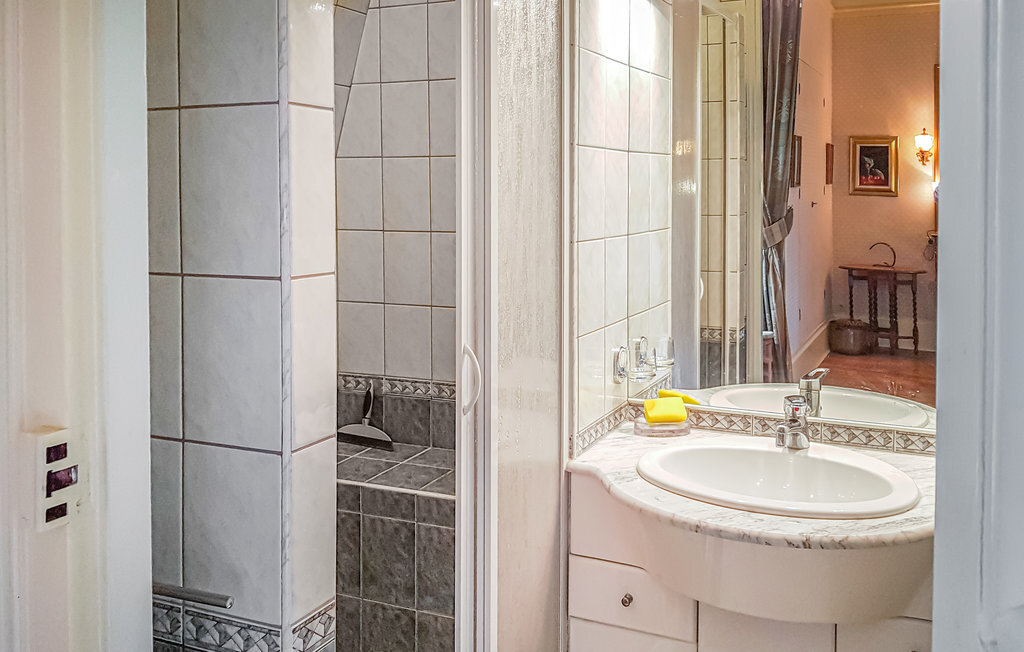 Appartement dans château avec piscine à Ocquerre - Photo 21