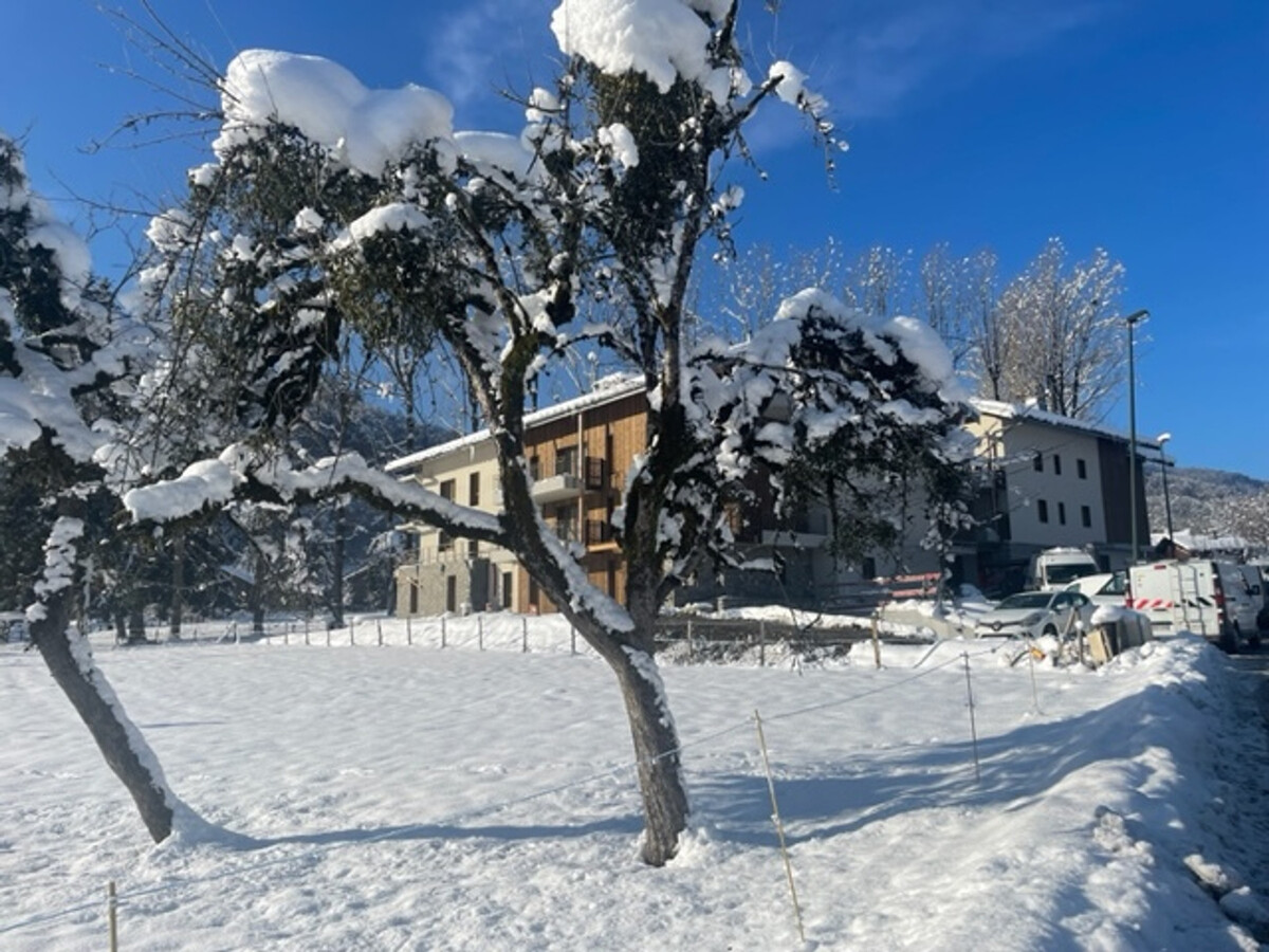 Appartement neuf 46m² avec balcon et navette ski - Photo 18