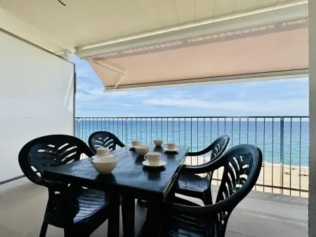 Appartement en Bord de Mer avec Balcon à Platja d'Aro, Costa Brava - Photo 8