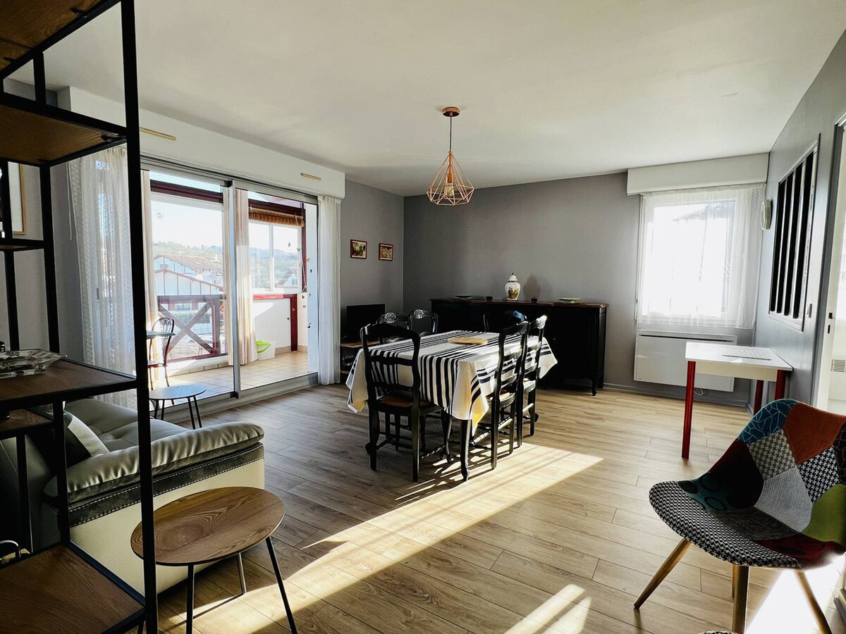 T2 Cambo-les-Bains avec terrasse couverte et parking - Photo 4