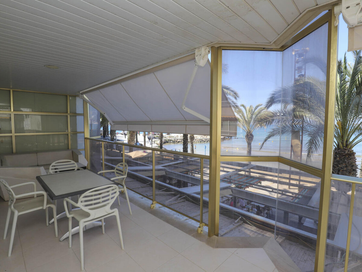 Appartement 2 chambres en bord de mer à Salou, terrasse vue mer - Photo 2
