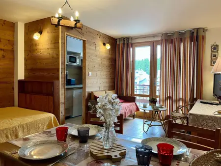 Location appartement à Vars, Studio confortable à Vars, 4 couchages, à 100m des pistes, proche commerces, parfait pour vacances