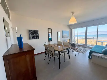 Appartement 1 chambre avec balcon face mer, 50m plage : photo 3