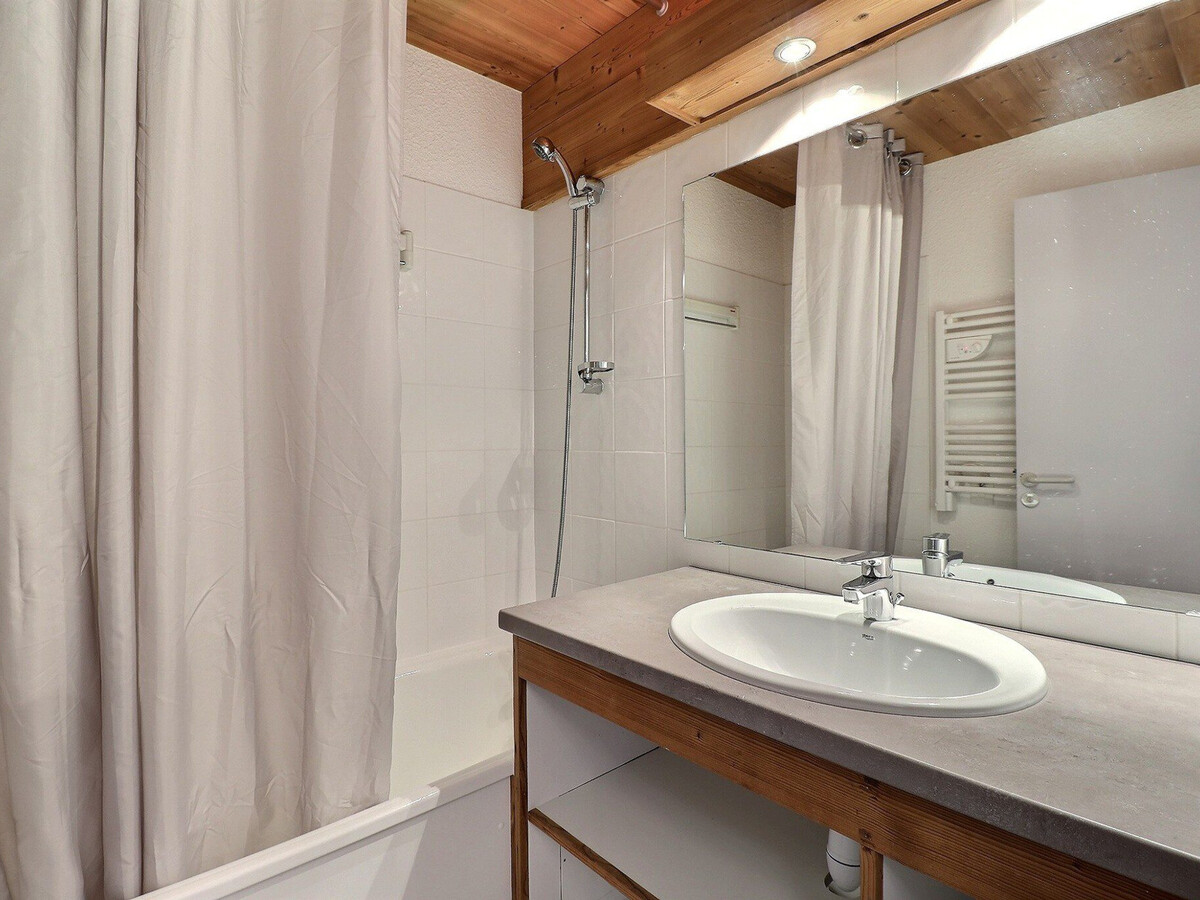 2 pièces cabine 6 pers, skis aux pieds à La Tania - Photo 6