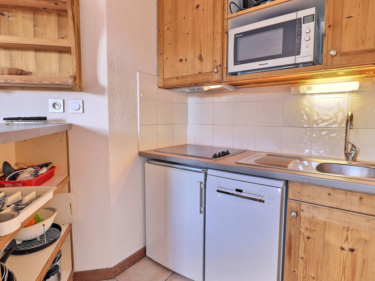 Appartement 2 Pièces + Cabine, Skis aux Pieds à La Tania - Photo 3