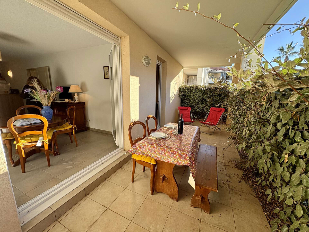 Appartement 43m² terrasse, piscine et parking à Roquebrune-sur-Argens - Photo 12