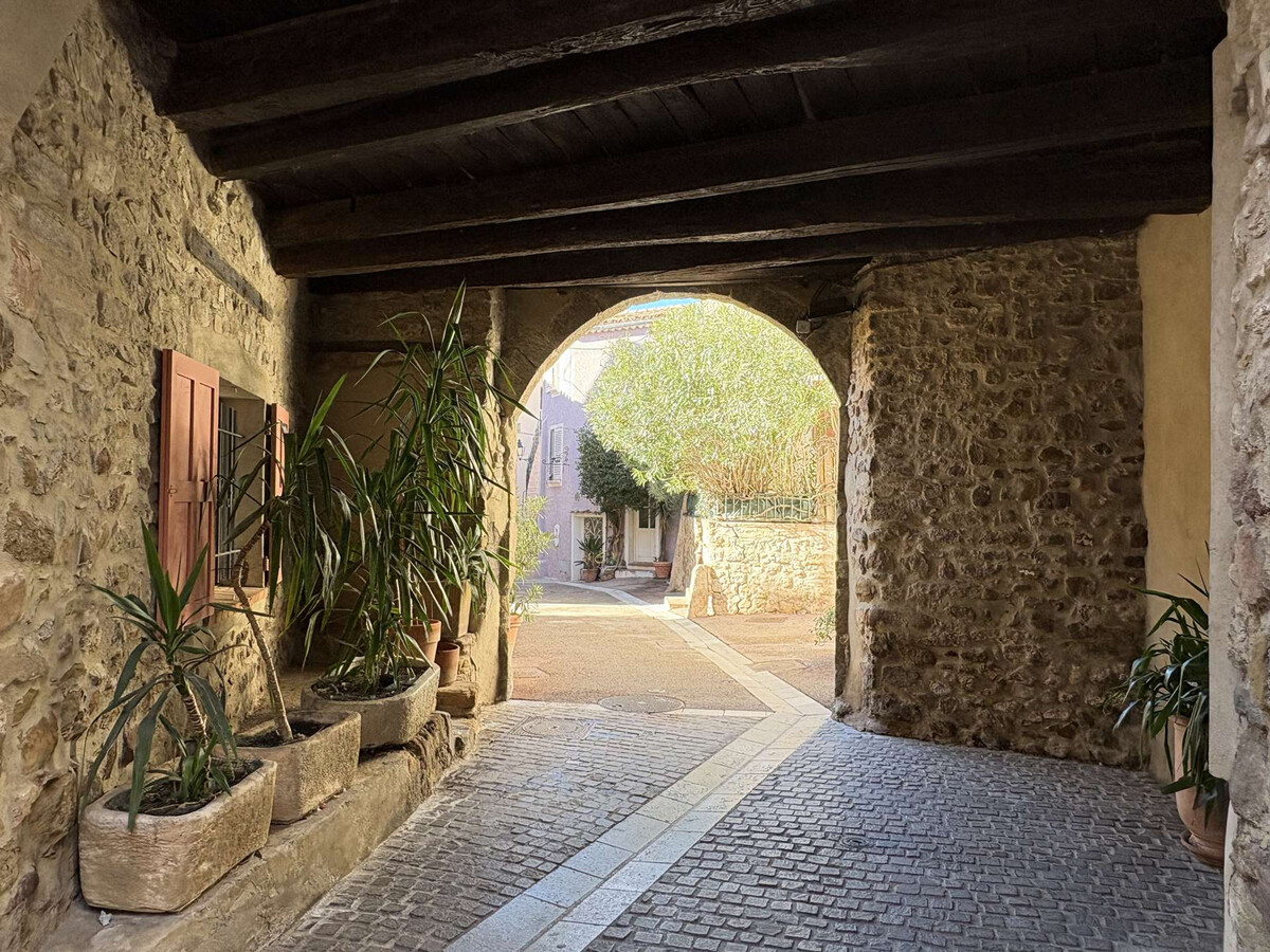 Appartement 43m² terrasse, piscine et parking à Roquebrune-sur-Argens - Photo 22