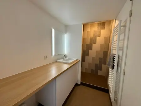 Appart 56m² face mer, piscine chauffée et accès direct plage : photo 8