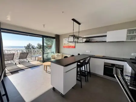 Appart 56m² face mer, piscine chauffée et accès direct plage : photo 13