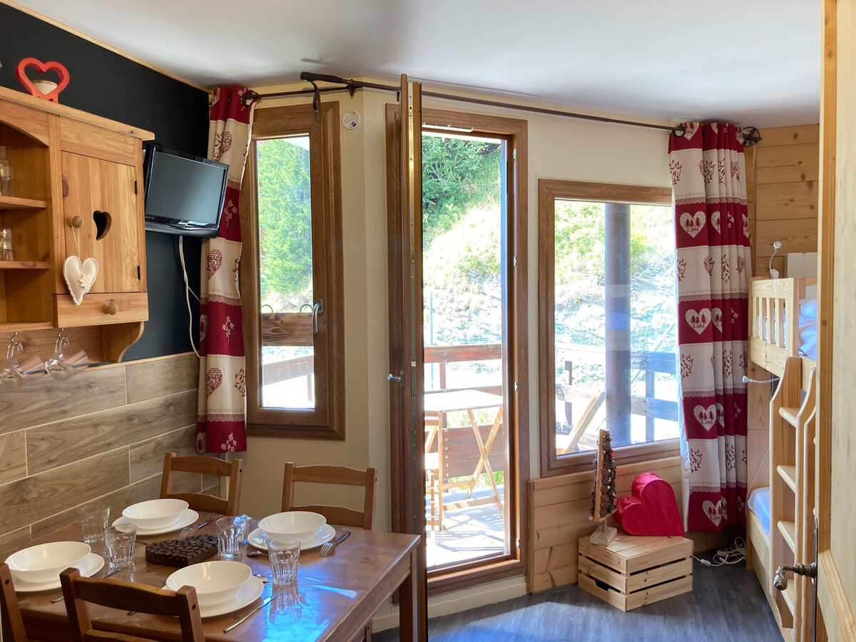 Studio 16m² rénové, 10e étage, accès direct pistes - Photo 1