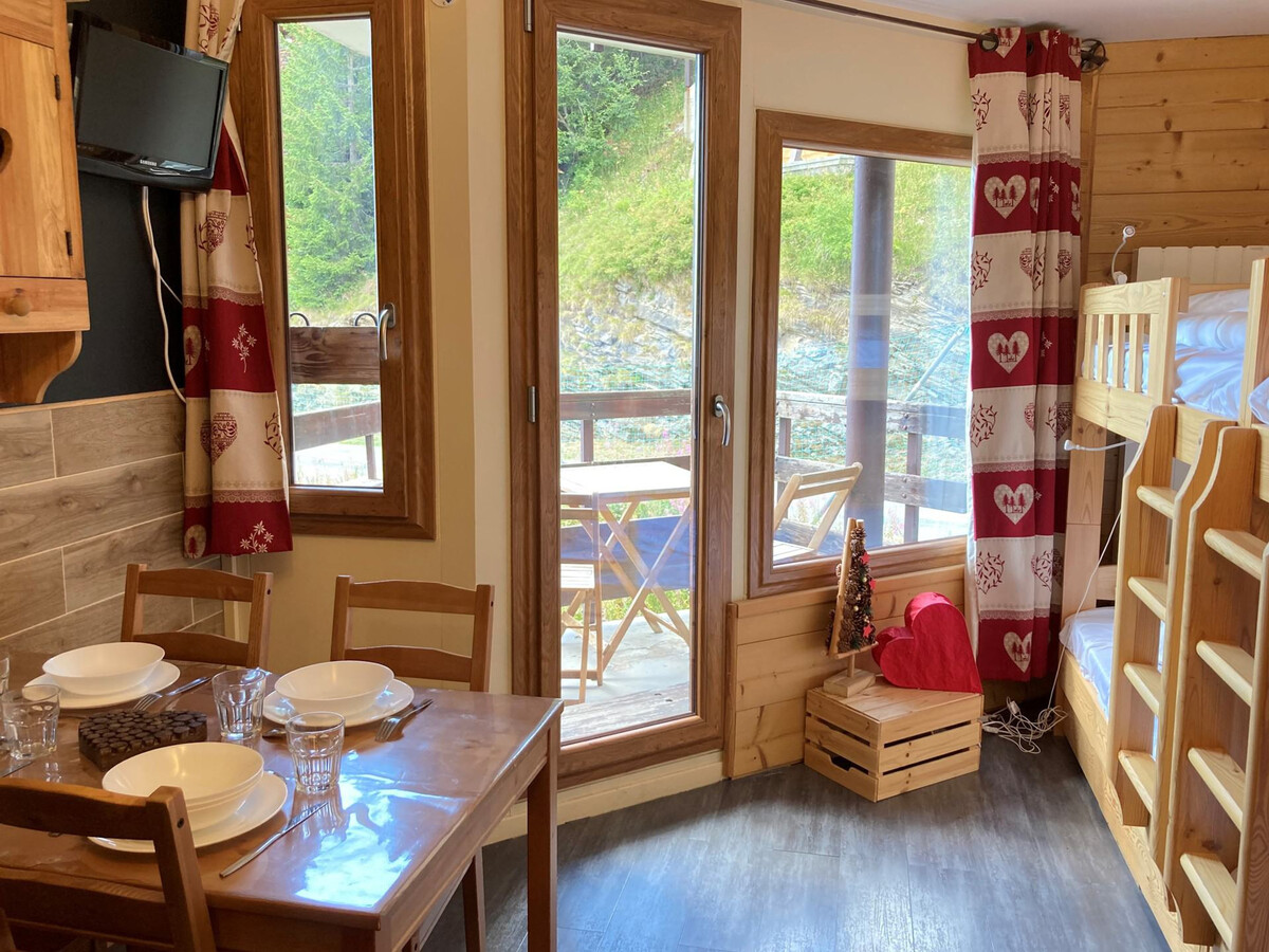 Studio 16m² rénové, 10e étage, accès direct pistes - Photo 4
