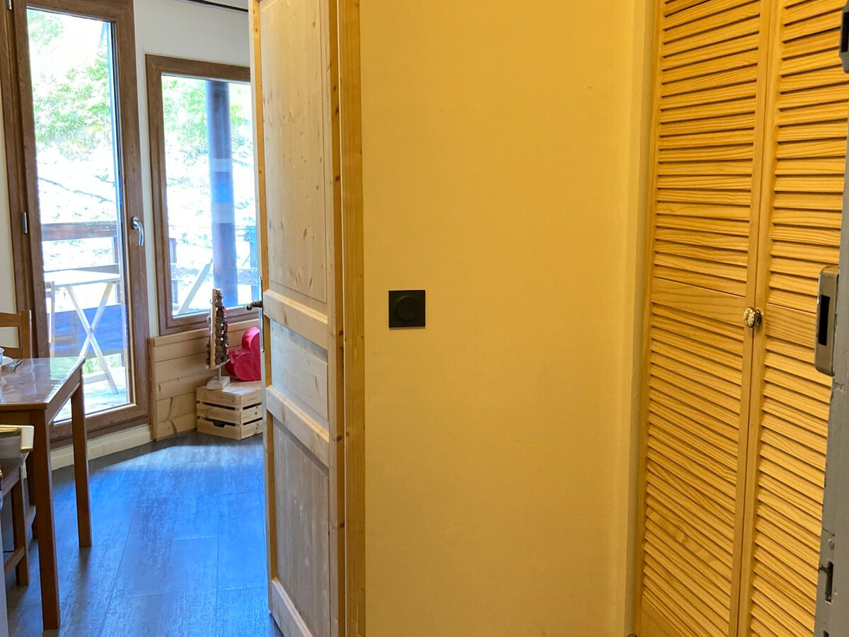 Studio 16m² rénové, 10e étage, accès direct pistes - Photo 10