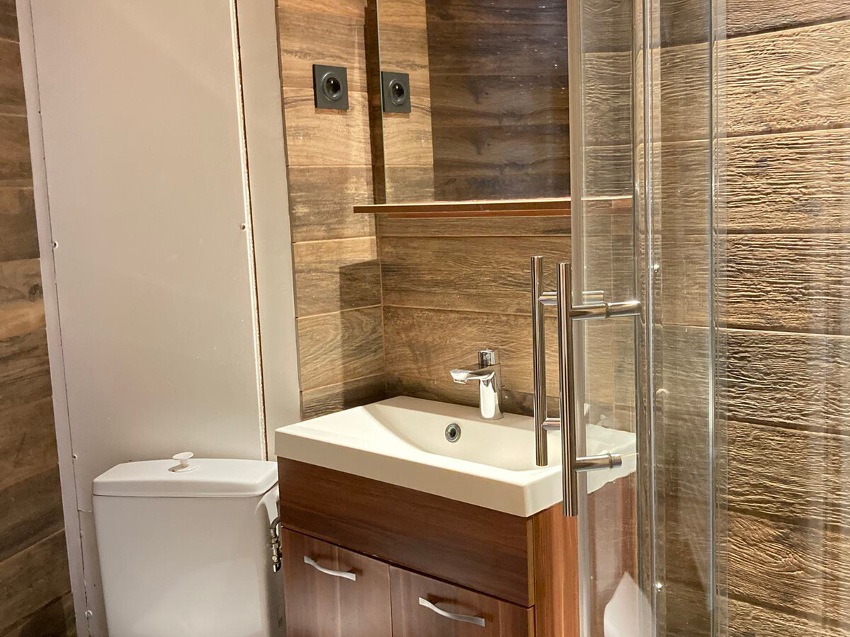 Studio 16m² rénové, 10e étage, accès direct pistes - Photo 11