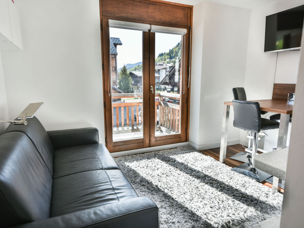 Studio cabine rénové 28m² centre Les Gets, balcon - Photo 6