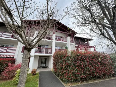Location appartement à Cambo les Bains, T2 calme à Cambo-les-Bains avec parking et internet