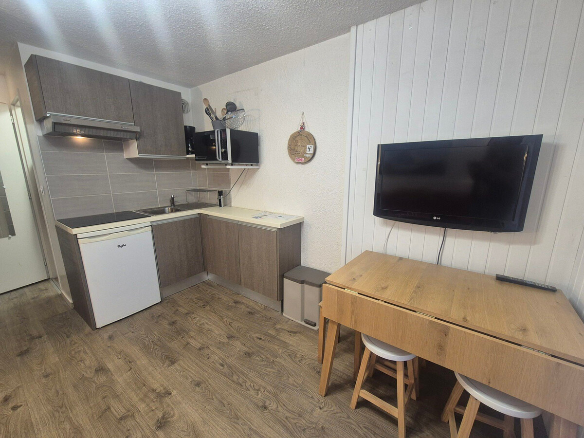 Studio rénové 24m² avec balcon, accès direct pistes - Photo 2