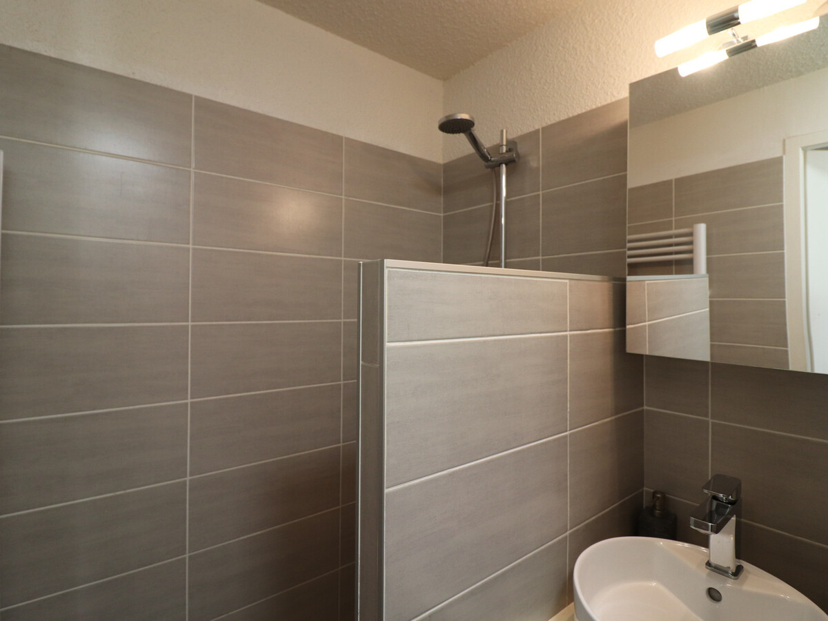 Studio rénové 24m² avec balcon, accès direct pistes - Photo 8