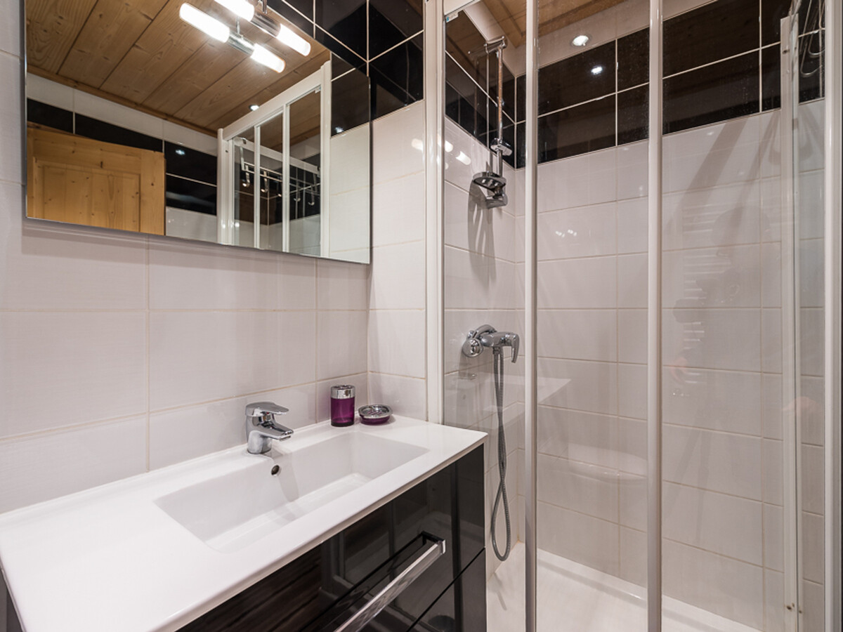 Studio 24m² rénové Tignes, balcon vue montagne - Photo 4
