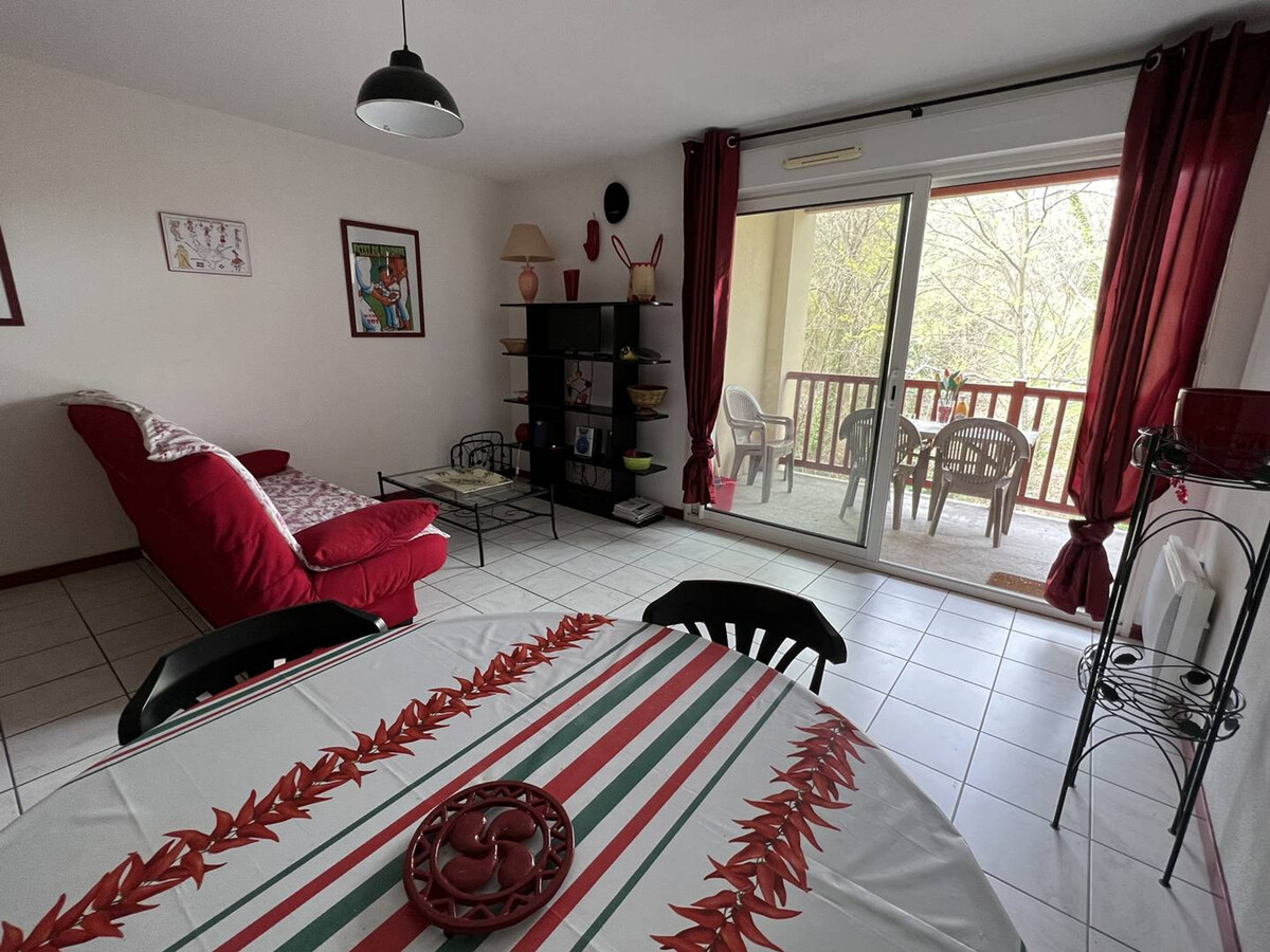 T2 rez-de-chaussée avec terrasse et parking à Cambo-les-Bains - Photo 4