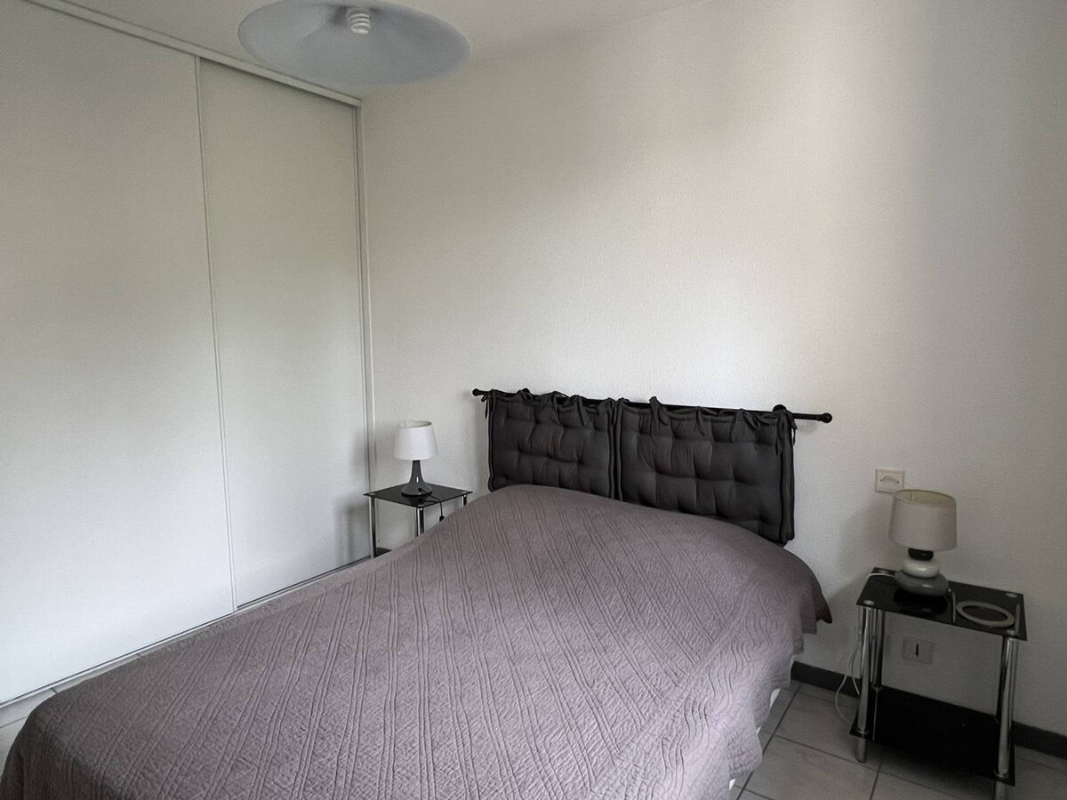 T2 rez-de-chaussée avec terrasse et parking à Cambo-les-Bains - Photo 9