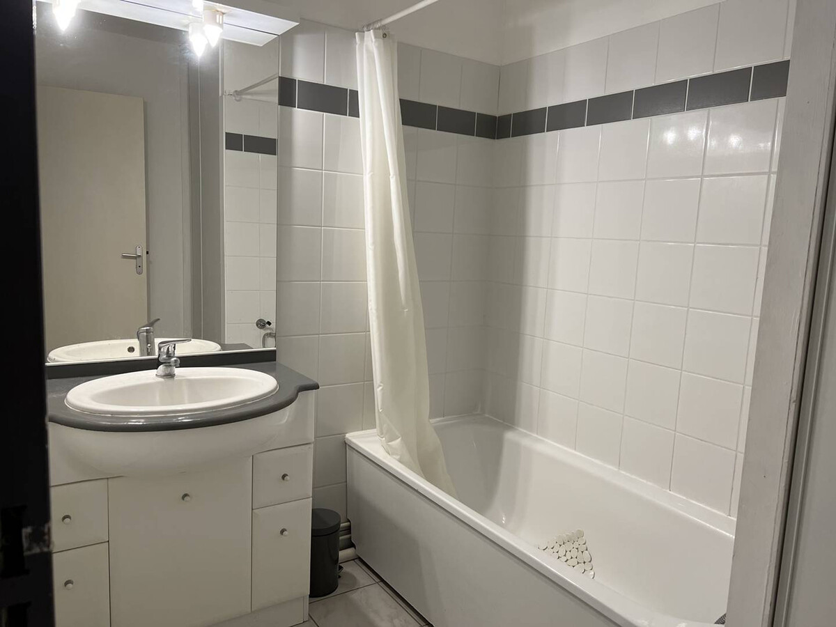 T2 rez-de-chaussée avec terrasse et parking à Cambo-les-Bains - Photo 10
