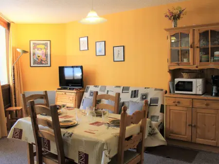 Location appartement à Vars, Studio cabine+coin nuit, 6 couchages, proche pistes et commerces à Vars