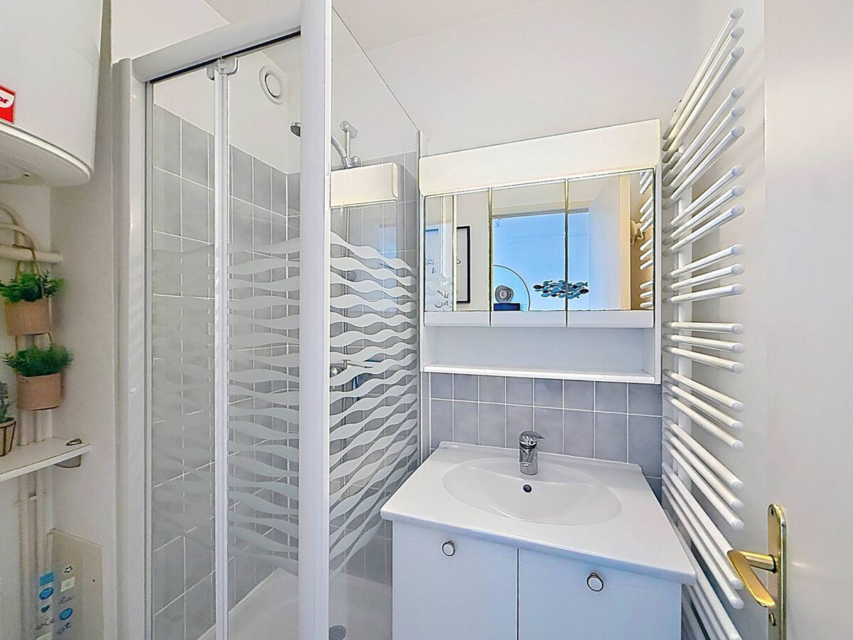 Studio cabine 4 pers face mer, balcon sud, parking - Photo 4