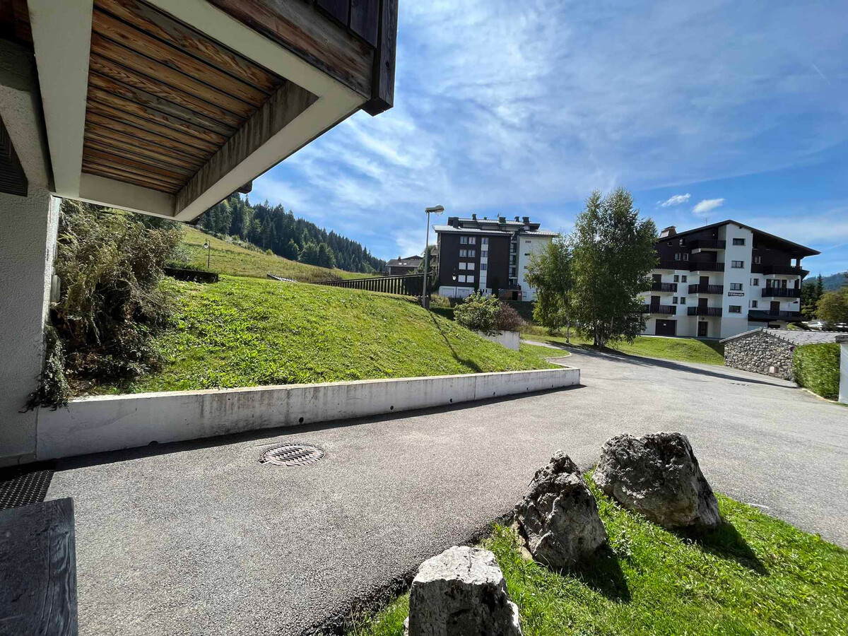 Appartement 39m² rénové, balcon ouest aux Gets - Photo 9
