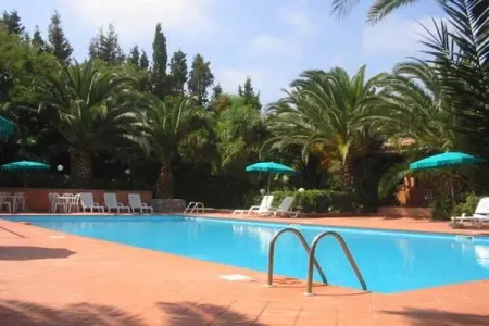 Location appartement à Sant'Irene torre Vecchia, Charmant appartement avec piscine