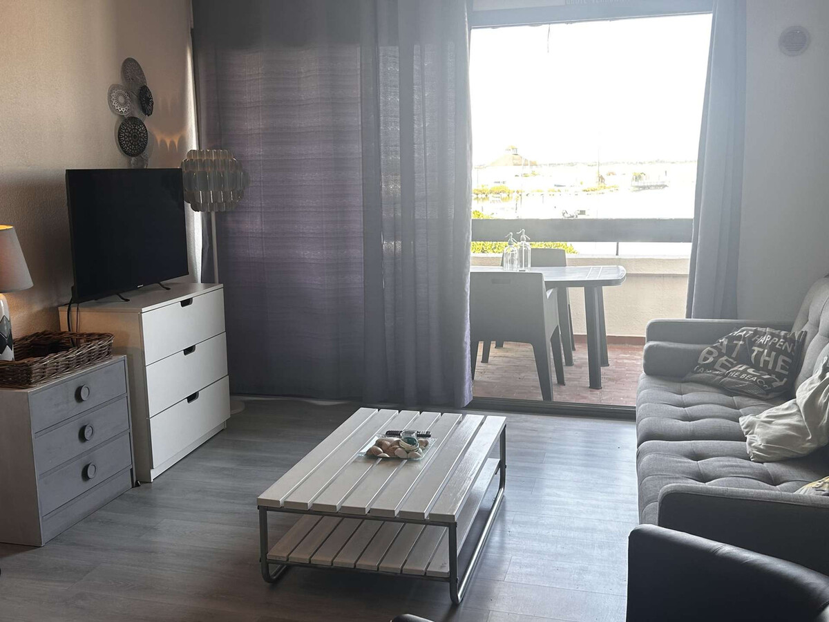 T3 balcon vue port, piscine 25m et sports - Photo 4