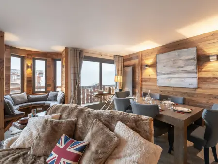 Appartement familial skis aux pieds avec Wifi à Courchevel : photo 3