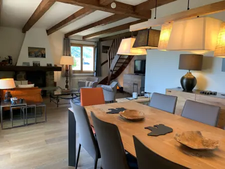 Location appartement à Notre Dame de Bellecombe, Charmant appartement familial au pied des pistes avec balcon, parking et WIFI inclus