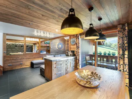 Location appartement à Méribel, Duplex moderne à Méribel Village, accès ski et piscine