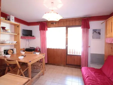 Location appartement à Les Carroz d'Arâches, Studio 4 pers avec balcon, proche pistes et commerces, centre village