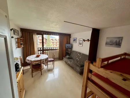Location appartement à Les Carroz d'Arâches, Studio 4 pers au centre, proche pistes et commerces, parking, ski, ascenseur