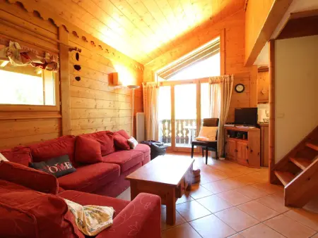 Location appartement à Les Carroz d'Arâches, Duplex chaleureux 4 pièces avec wifi, parking, proche spa & bus pour ski